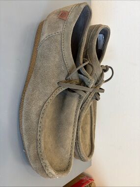 Clarks Men's Suede Chukka Wallabee - Taupe Brown